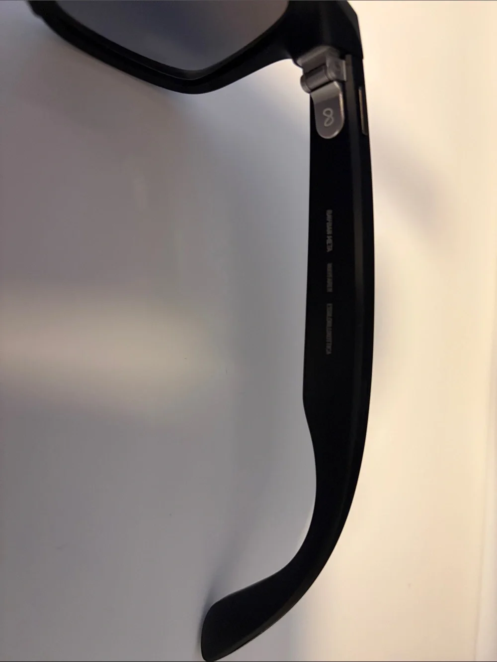 Ray-Ban Men’s Black and Tan Sunglasses Gen 1